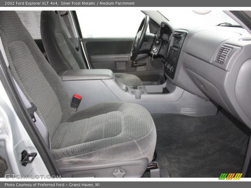 Silver Frost Metallic / Medium Parchment 2002 Ford Explorer XLT 4x4
