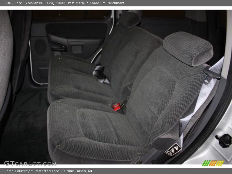 Silver Frost Metallic / Medium Parchment 2002 Ford Explorer XLT 4x4