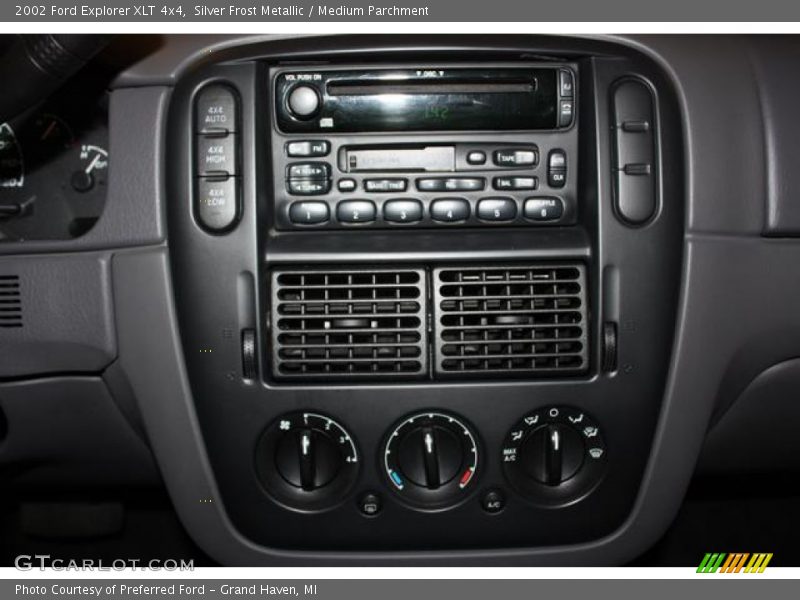 Silver Frost Metallic / Medium Parchment 2002 Ford Explorer XLT 4x4