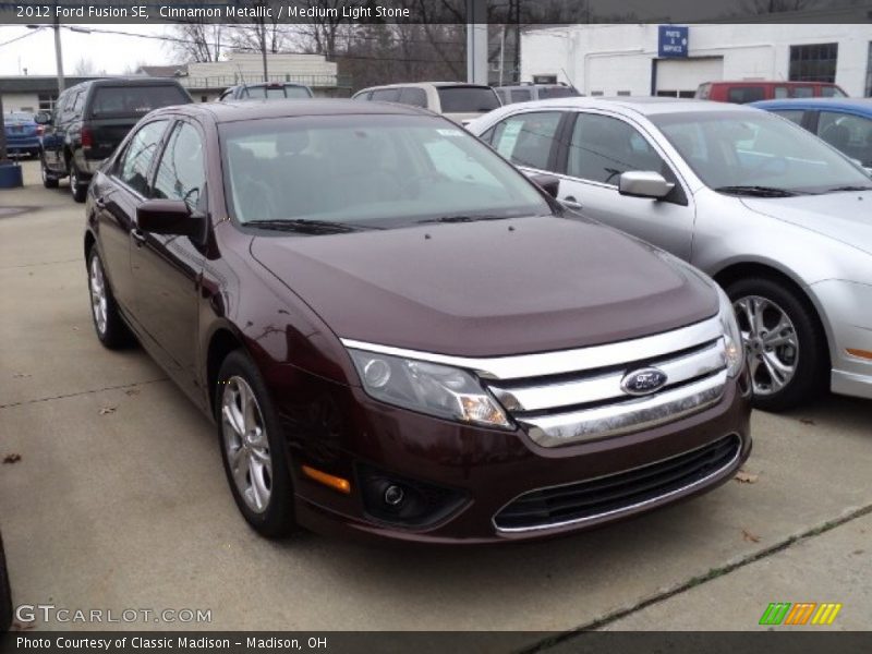 Front 3/4 View of 2012 Fusion SE