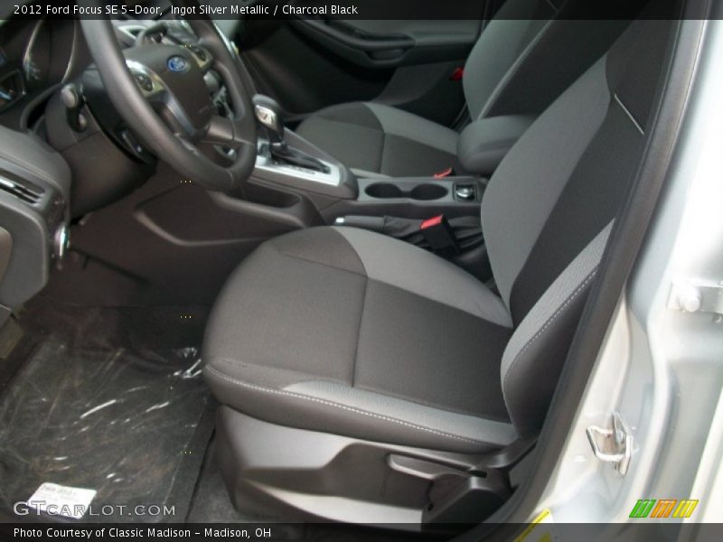 Ingot Silver Metallic / Charcoal Black 2012 Ford Focus SE 5-Door