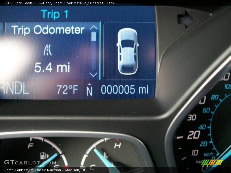 Ingot Silver Metallic / Charcoal Black 2012 Ford Focus SE 5-Door