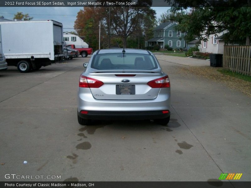 Ingot Silver Metallic / Two-Tone Sport 2012 Ford Focus SE Sport Sedan