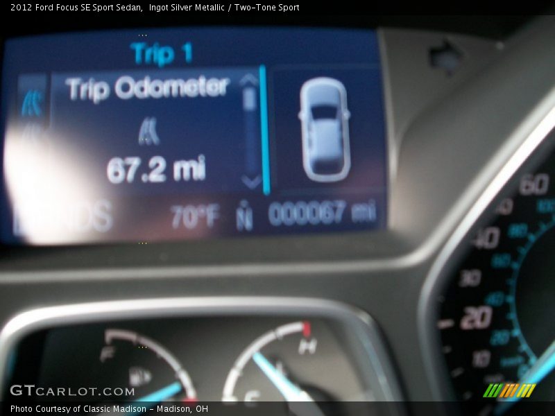 Ingot Silver Metallic / Two-Tone Sport 2012 Ford Focus SE Sport Sedan