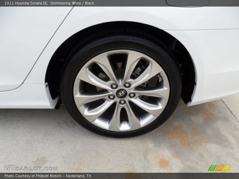 Shimmering White / Black 2011 Hyundai Sonata SE