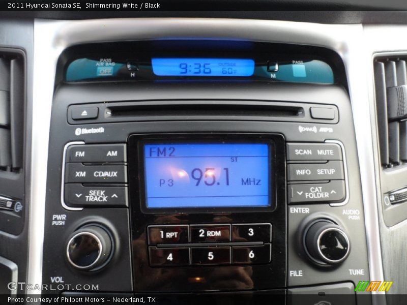 Shimmering White / Black 2011 Hyundai Sonata SE