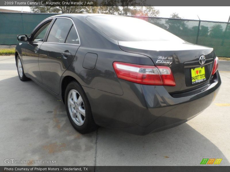 Magnetic Gray Metallic / Ash 2009 Toyota Camry LE