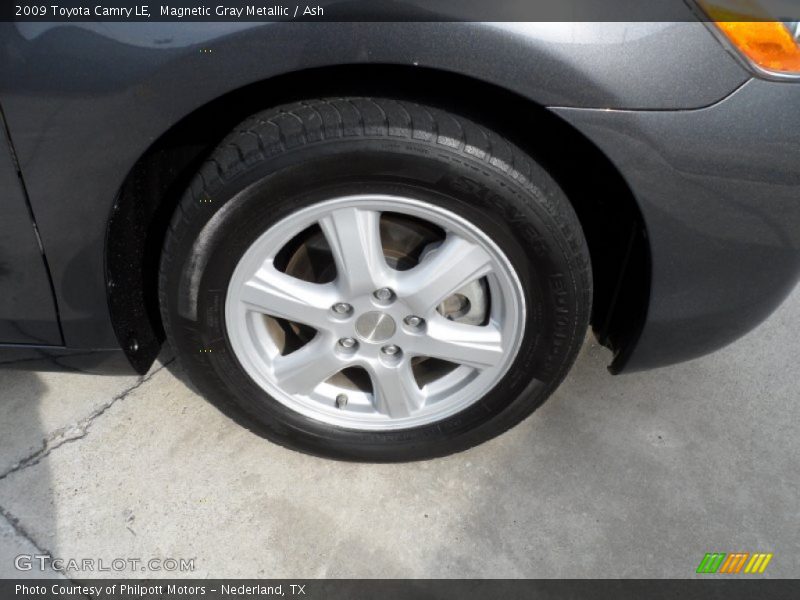 Magnetic Gray Metallic / Ash 2009 Toyota Camry LE