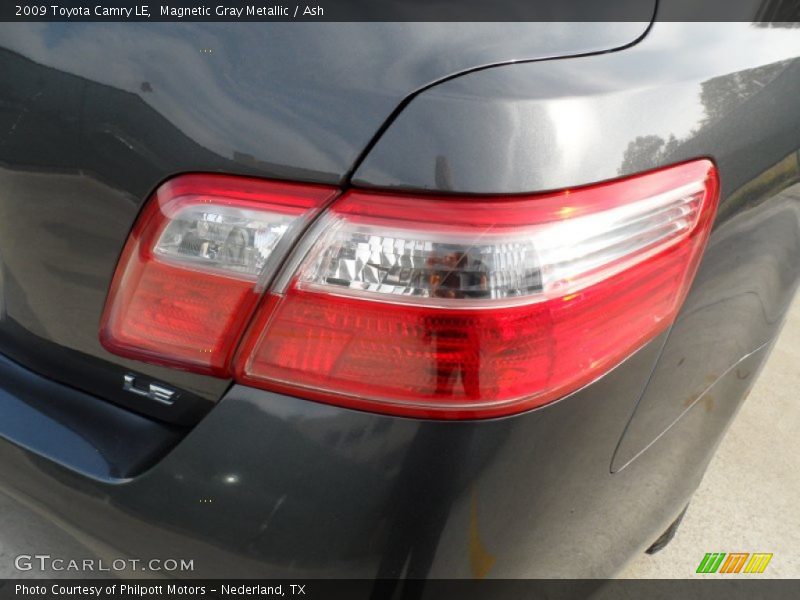 Magnetic Gray Metallic / Ash 2009 Toyota Camry LE