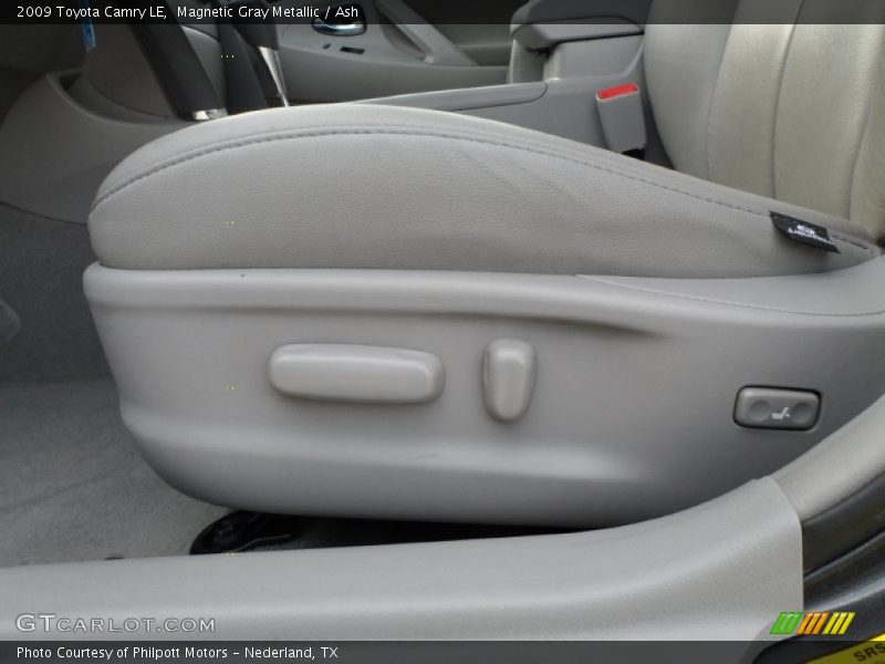 Magnetic Gray Metallic / Ash 2009 Toyota Camry LE
