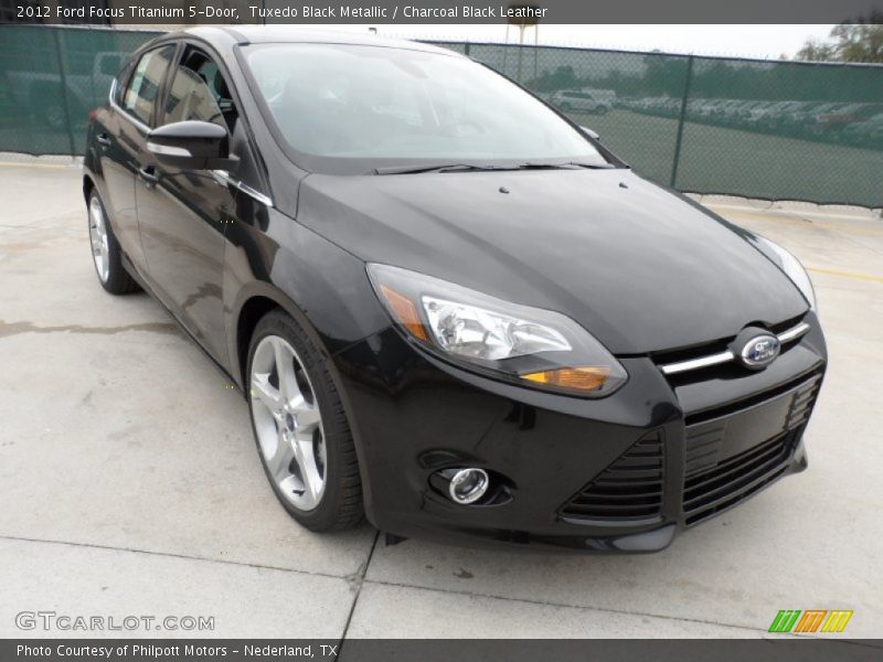 Tuxedo Black Metallic / Charcoal Black Leather 2012 Ford Focus Titanium 5-Door