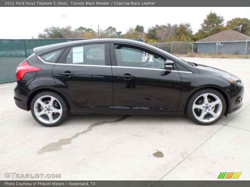 Tuxedo Black Metallic / Charcoal Black Leather 2012 Ford Focus Titanium 5-Door