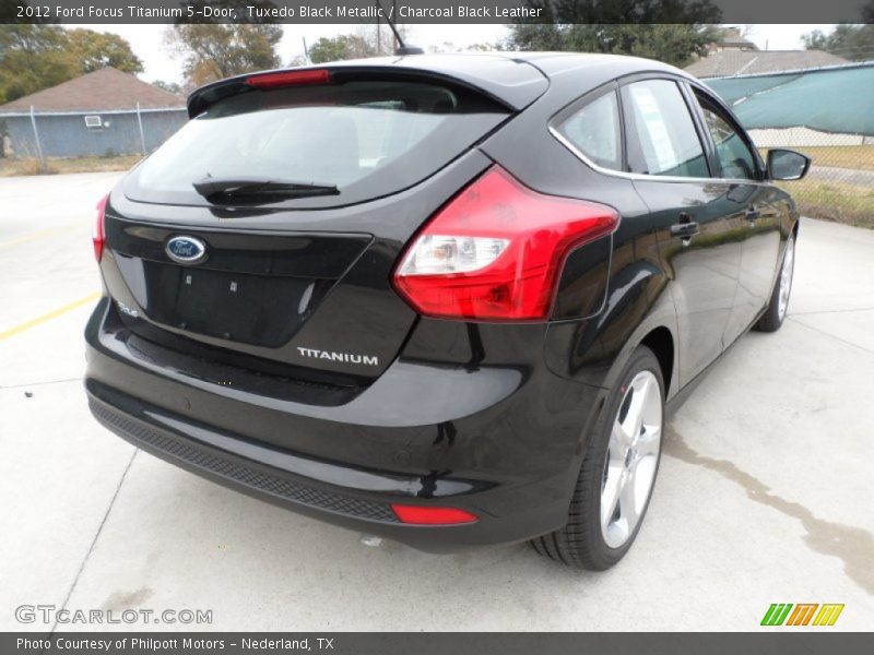 Tuxedo Black Metallic / Charcoal Black Leather 2012 Ford Focus Titanium 5-Door