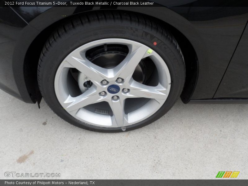 Tuxedo Black Metallic / Charcoal Black Leather 2012 Ford Focus Titanium 5-Door