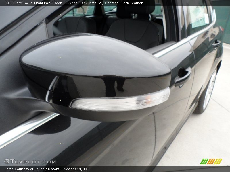 Tuxedo Black Metallic / Charcoal Black Leather 2012 Ford Focus Titanium 5-Door