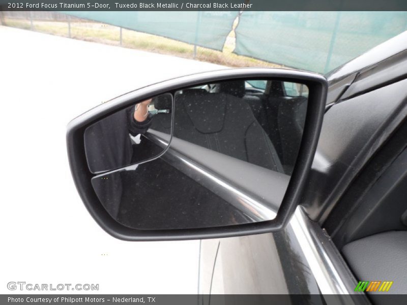 Tuxedo Black Metallic / Charcoal Black Leather 2012 Ford Focus Titanium 5-Door