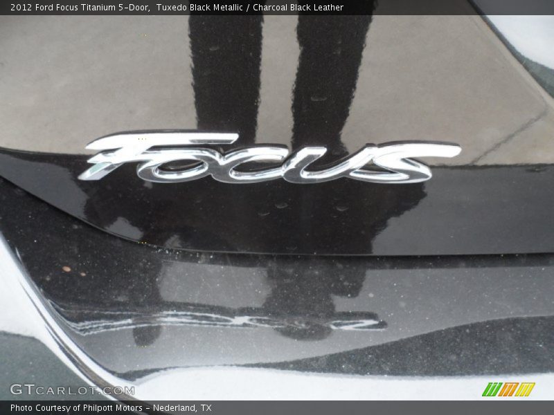 Tuxedo Black Metallic / Charcoal Black Leather 2012 Ford Focus Titanium 5-Door
