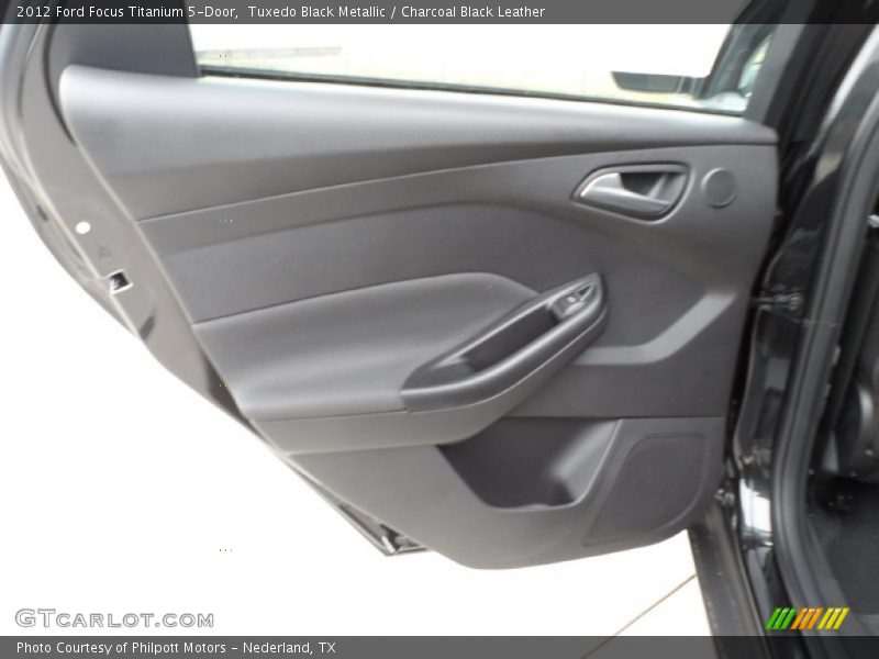 Tuxedo Black Metallic / Charcoal Black Leather 2012 Ford Focus Titanium 5-Door