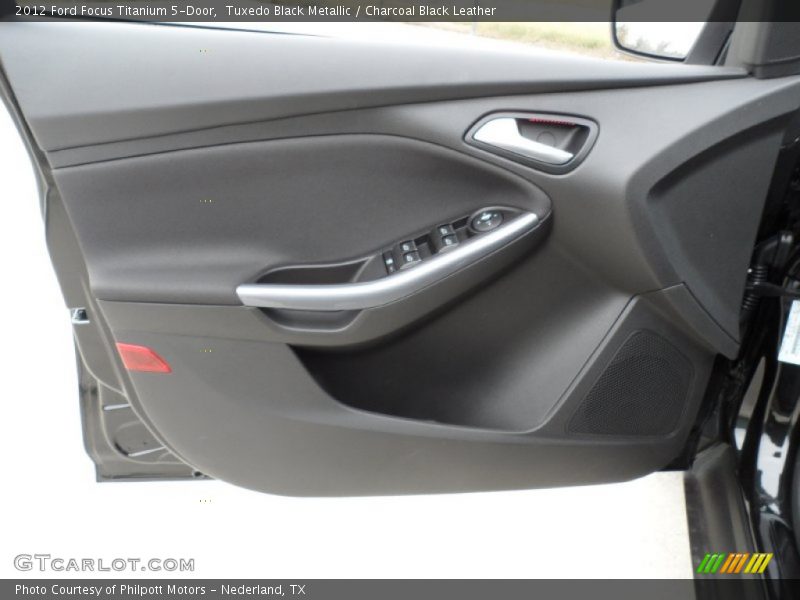 Tuxedo Black Metallic / Charcoal Black Leather 2012 Ford Focus Titanium 5-Door