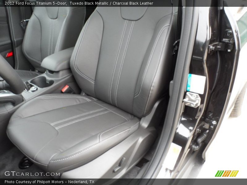 Tuxedo Black Metallic / Charcoal Black Leather 2012 Ford Focus Titanium 5-Door