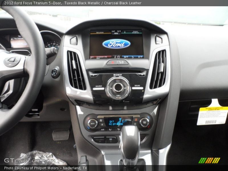 Tuxedo Black Metallic / Charcoal Black Leather 2012 Ford Focus Titanium 5-Door