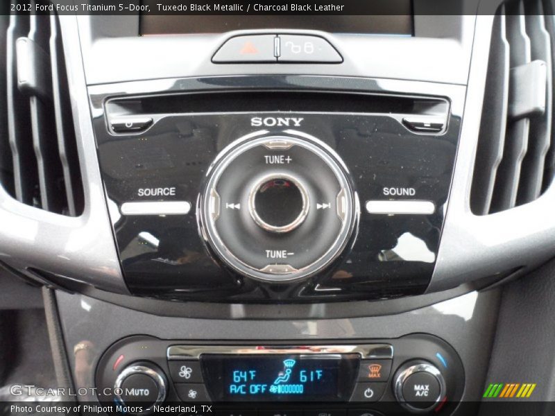Tuxedo Black Metallic / Charcoal Black Leather 2012 Ford Focus Titanium 5-Door