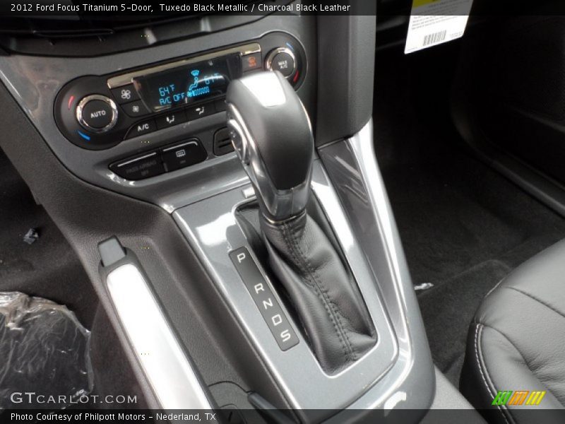 Tuxedo Black Metallic / Charcoal Black Leather 2012 Ford Focus Titanium 5-Door