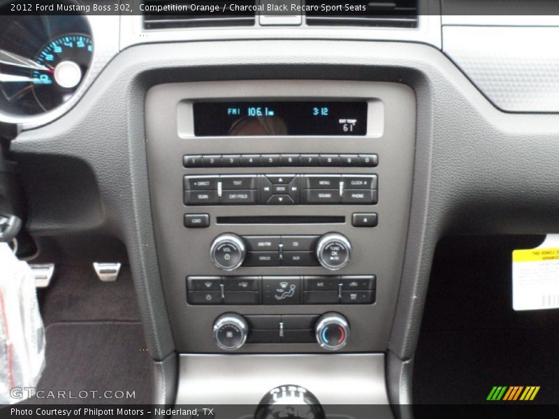 Controls of 2012 Mustang Boss 302