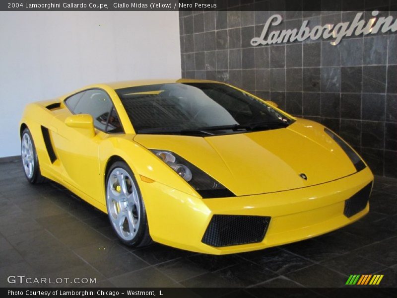 Front 3/4 View of 2004 Gallardo Coupe