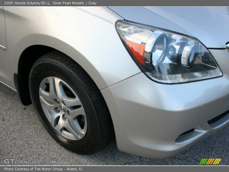 Silver Pearl Metallic / Gray 2005 Honda Odyssey EX-L