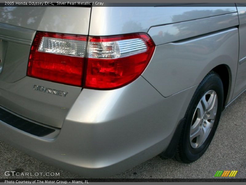 Silver Pearl Metallic / Gray 2005 Honda Odyssey EX-L