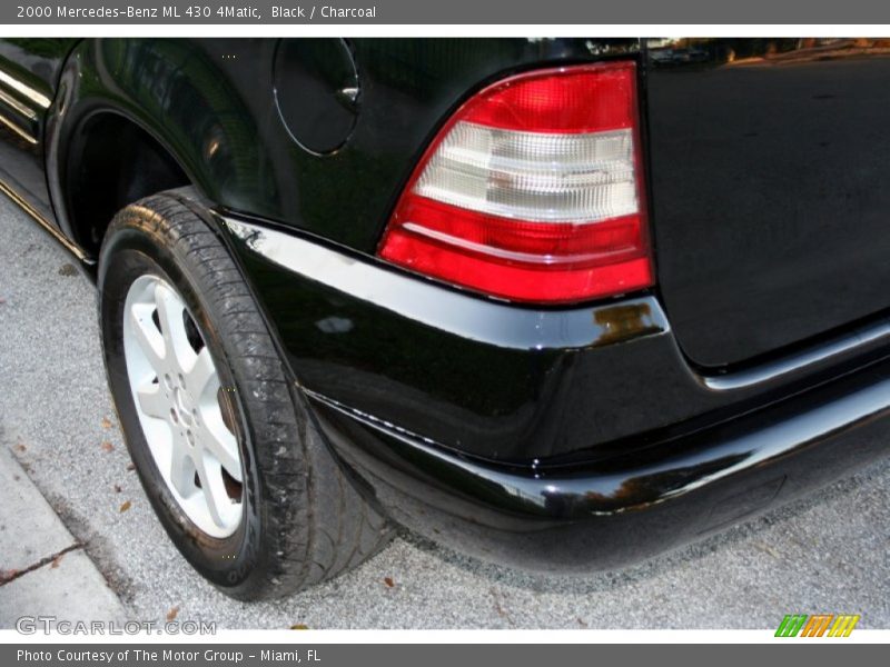 Black / Charcoal 2000 Mercedes-Benz ML 430 4Matic