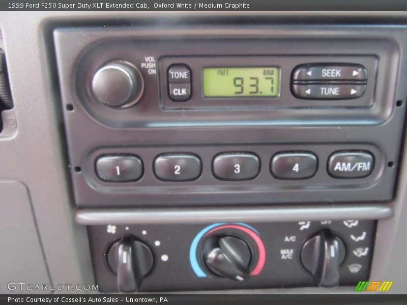 Controls of 1999 F250 Super Duty XLT Extended Cab