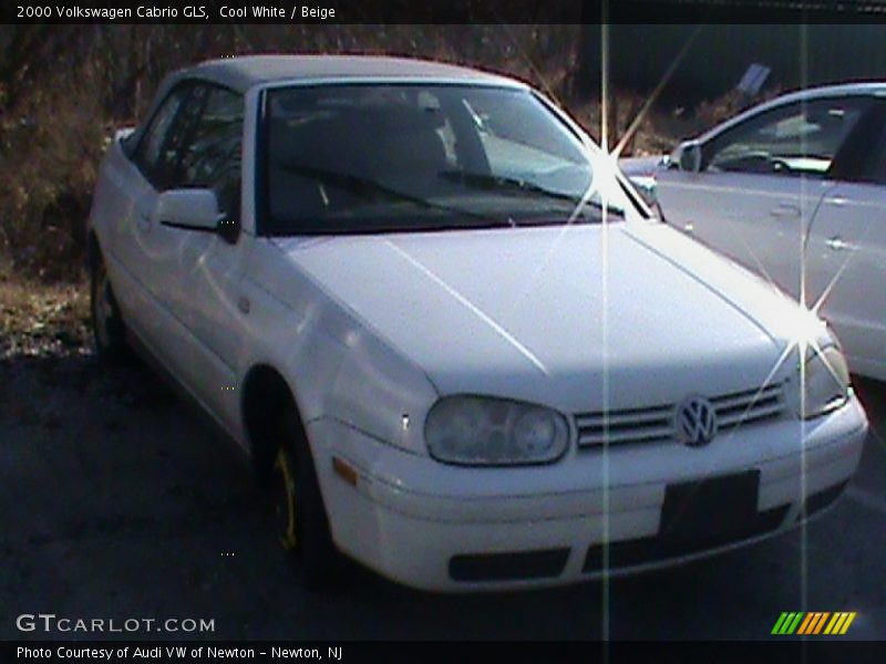 Cool White / Beige 2000 Volkswagen Cabrio GLS