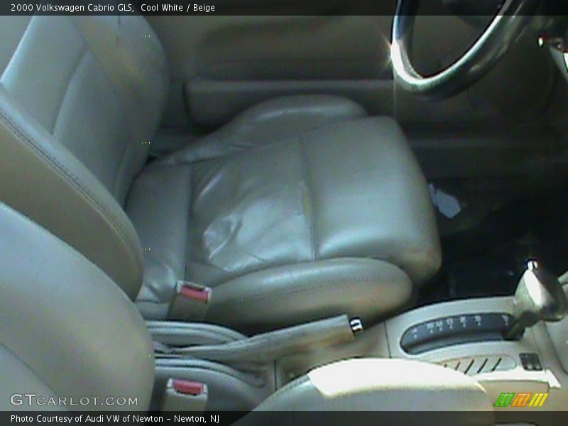 Cool White / Beige 2000 Volkswagen Cabrio GLS