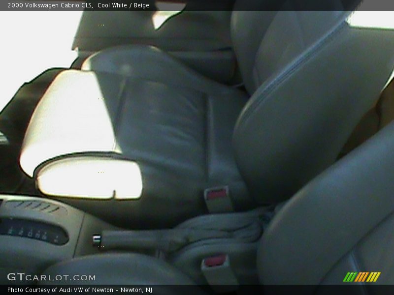 Cool White / Beige 2000 Volkswagen Cabrio GLS