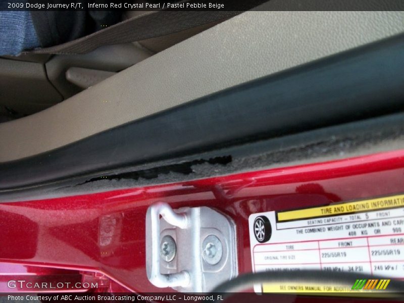 Inferno Red Crystal Pearl / Pastel Pebble Beige 2009 Dodge Journey R/T