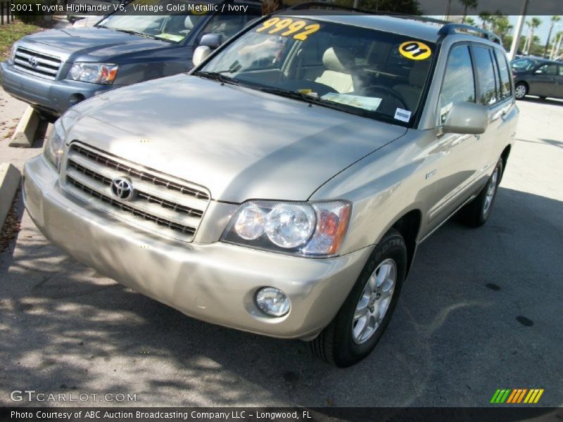 Vintage Gold Metallic / Ivory 2001 Toyota Highlander V6
