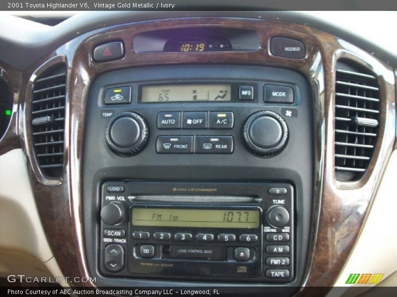 Vintage Gold Metallic / Ivory 2001 Toyota Highlander V6
