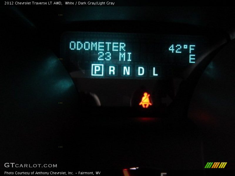 White / Dark Gray/Light Gray 2012 Chevrolet Traverse LT AWD
