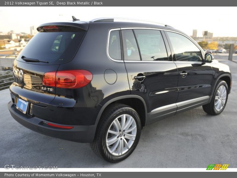Deep Black Metallic / Black 2012 Volkswagen Tiguan SE