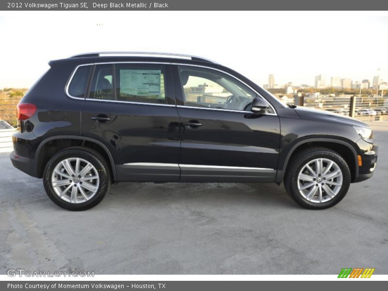 Deep Black Metallic / Black 2012 Volkswagen Tiguan SE