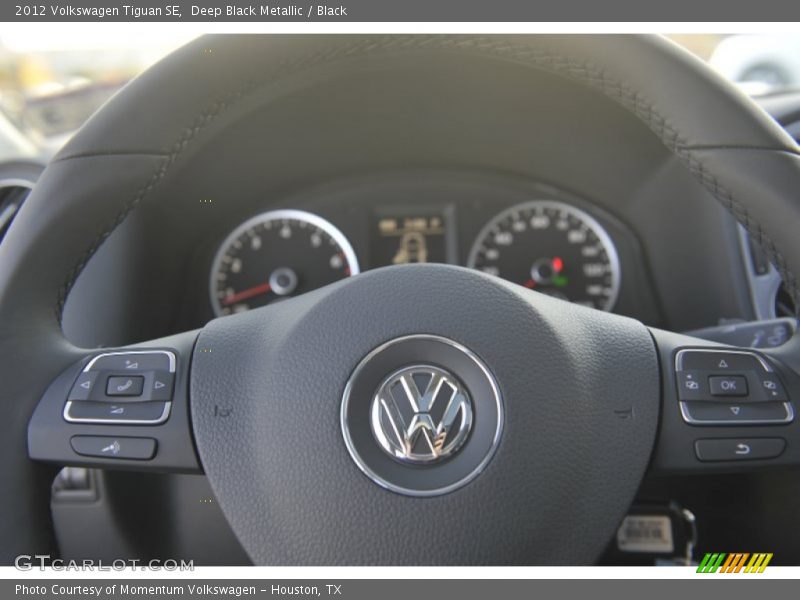 Deep Black Metallic / Black 2012 Volkswagen Tiguan SE