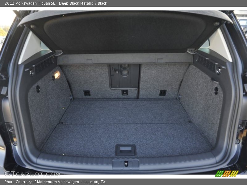 Deep Black Metallic / Black 2012 Volkswagen Tiguan SE
