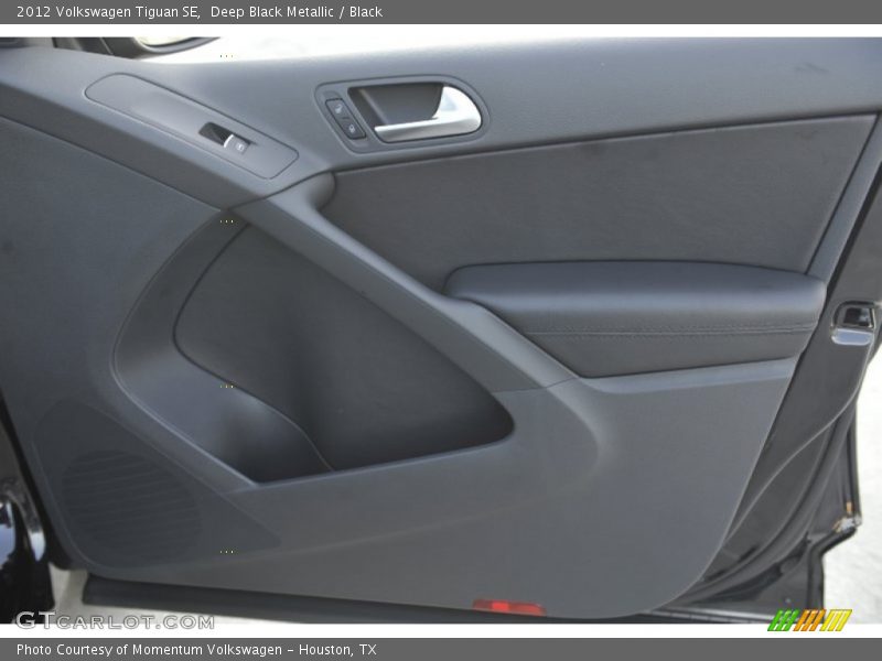 Deep Black Metallic / Black 2012 Volkswagen Tiguan SE