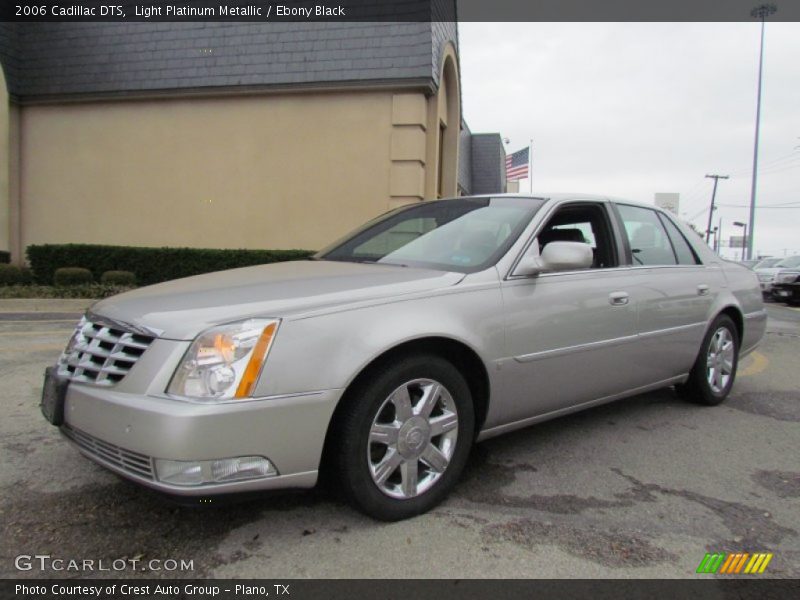 Front 3/4 View of 2006 DTS 