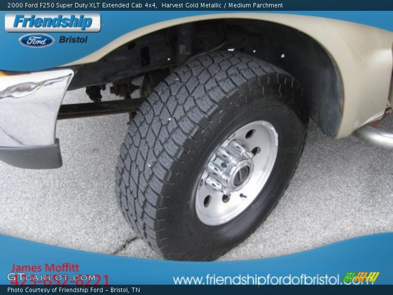 Harvest Gold Metallic / Medium Parchment 2000 Ford F250 Super Duty XLT Extended Cab 4x4