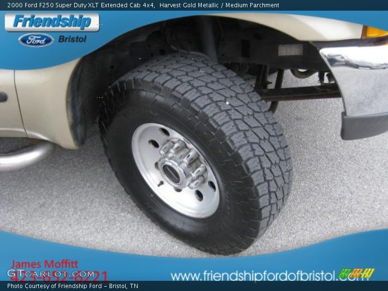 Harvest Gold Metallic / Medium Parchment 2000 Ford F250 Super Duty XLT Extended Cab 4x4