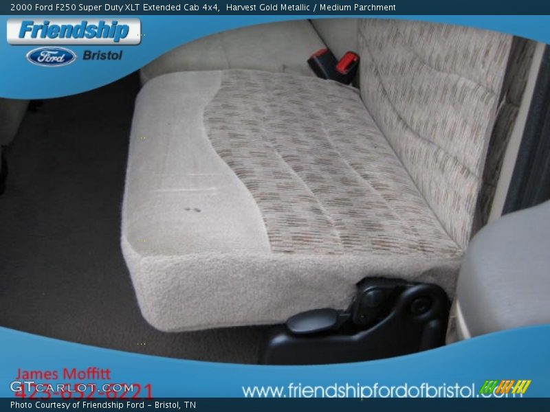 Harvest Gold Metallic / Medium Parchment 2000 Ford F250 Super Duty XLT Extended Cab 4x4
