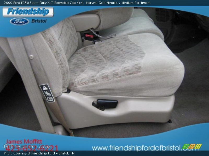 Harvest Gold Metallic / Medium Parchment 2000 Ford F250 Super Duty XLT Extended Cab 4x4